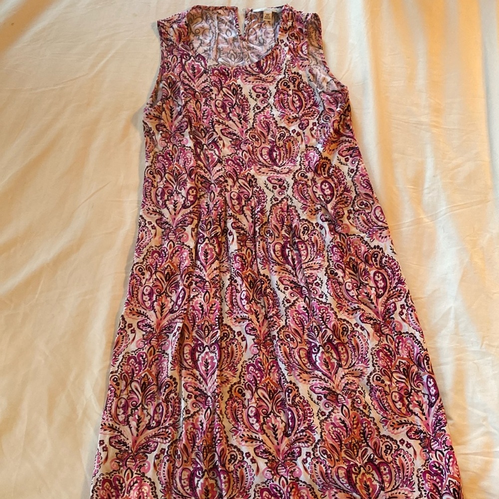 Croft & Barrow like new pink and black paisley no sleeve dress.  Size XS
